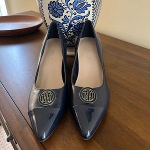 Tommy Hilfiger Navy Blue Closed Toe Women's Dress Shoe (Size 7M)